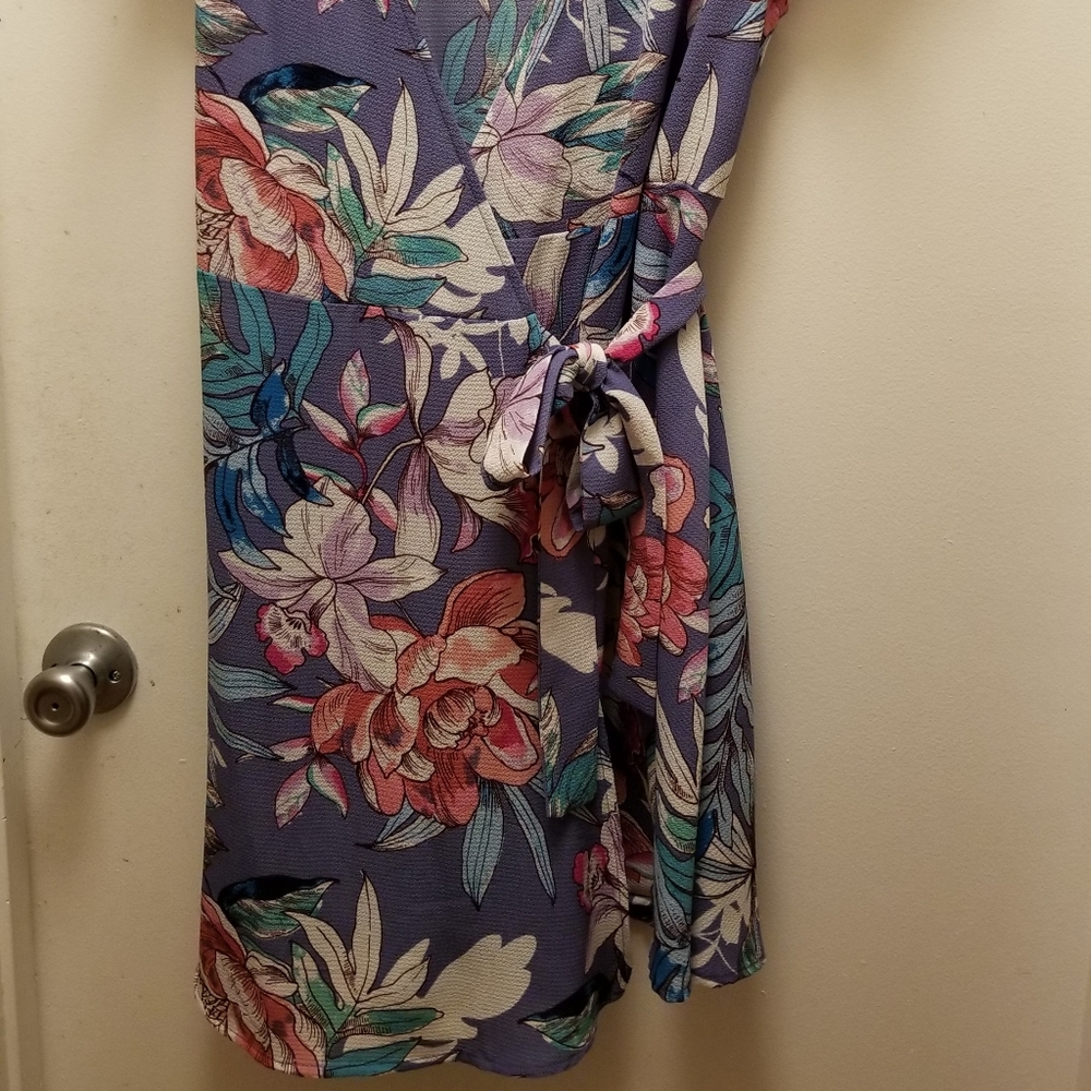 CHARLOTTE RUSSE DRESS - Picture 2 of 5